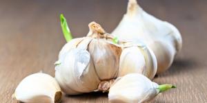 Los científicos coinciden: “No tires los ajos con brotes germinados, se pueden comer y tienen ventajas”
