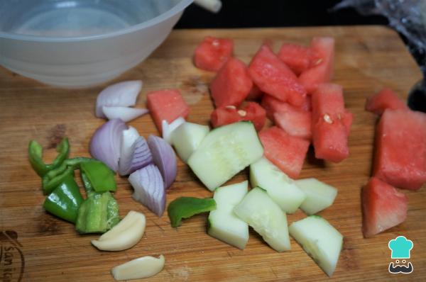 Receta de Gazpacho de sandía - Paso 1