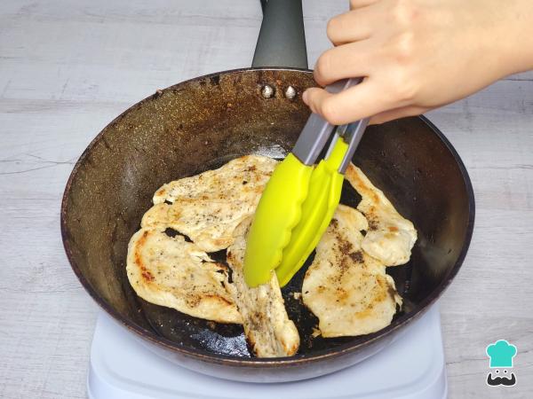 Receta de Pollo en salsa de champiñones sin nata - Paso 1