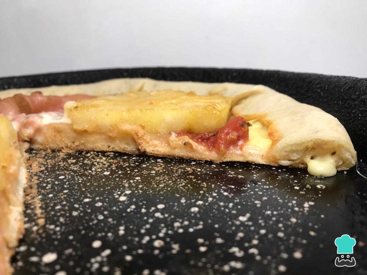 Receta de Pizza con borde de queso
