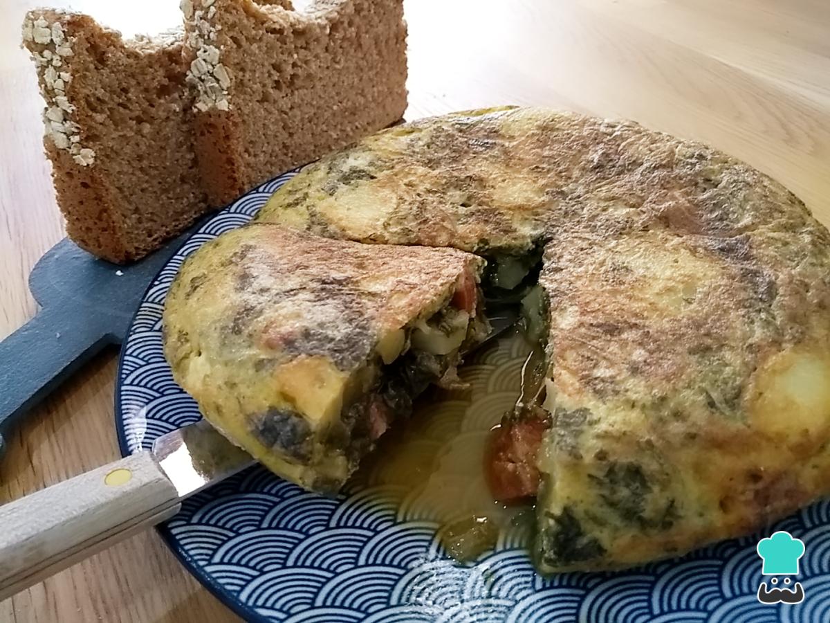 Receta de Tortilla de grelos con patatas y chorizo