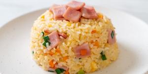 Yong Wu Nagahira, chef chino-japonés: "Este es el mejor truco para que el arroz tres delicias quede suelto"