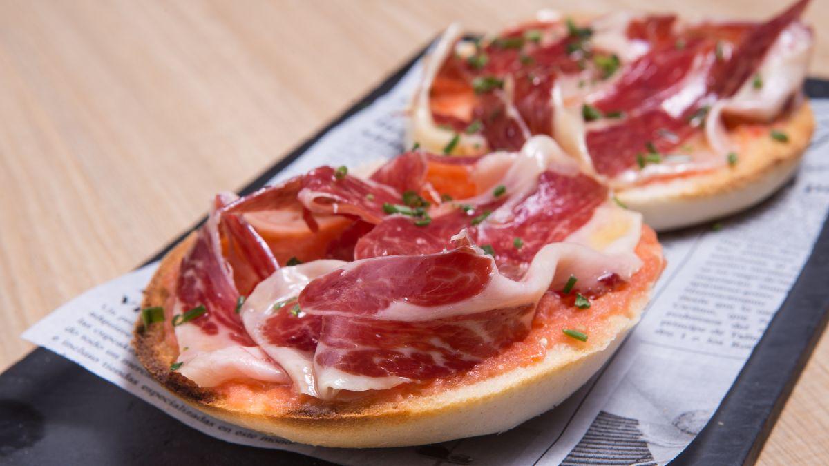 Antonio Andújar, nutricionista: “Si tomas tostadas con jamón en el desayuno, necesitas pan de calidad, tomate y una pieza de fruta”