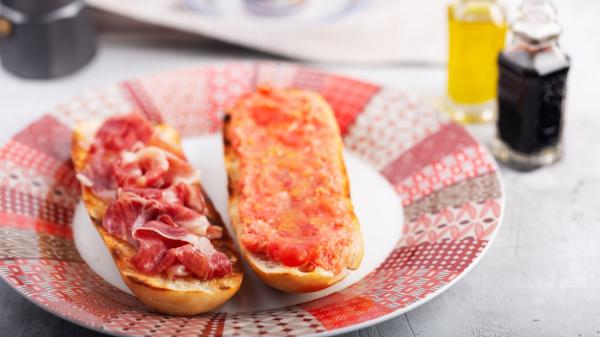 Antonio Andújar, nutricionista: “Si tomas tostadas con jamón en el desayuno, necesitas pan de calidad, tomate y una pieza de fruta” - El jamón en el desayuno: saludable, pero con matices