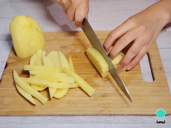 Receta de Salchipapa colombiana - Paso 1
