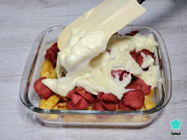 Receta de Salchipapa colombiana - Paso 7