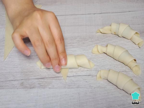 Receta de Croissants con masa de hojaldre - Paso 5