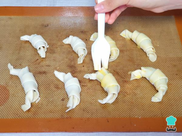 Receta de Croissants con masa de hojaldre - Paso 6