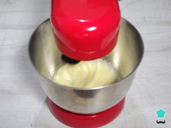 Receta de Bizcocho de coco y yogur - Paso 1