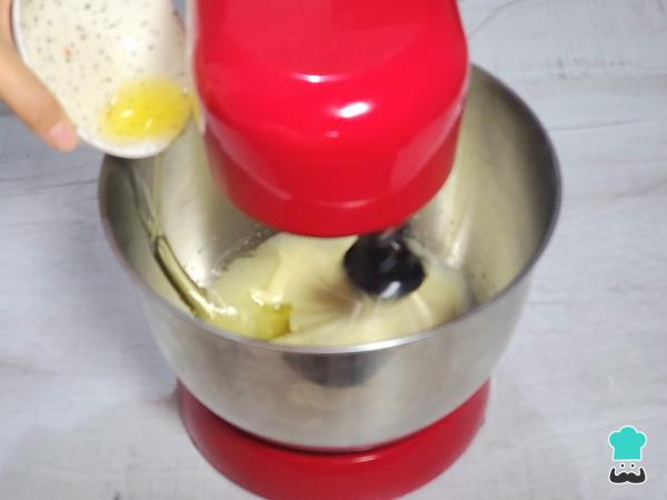 Receta de Bizcocho de coco y yogur - Paso 2