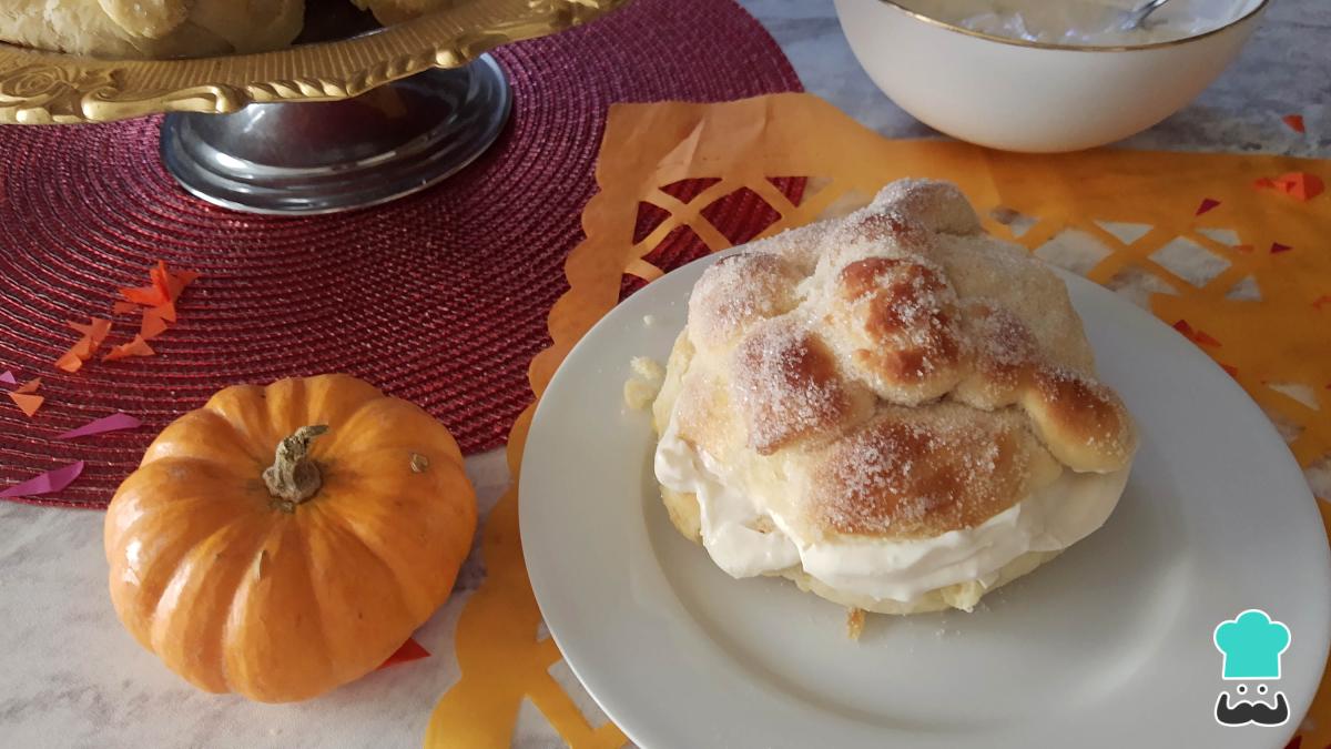 Receta de Pan de muerto relleno de nata
