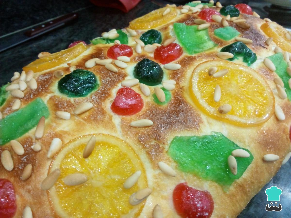 Receta de Coca de brioche con fruta confitada