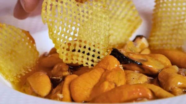 Las mejores latas de conservas con las que puedes combinar las patatas fritas de bolsa para los aperitivos de este verano - Mejillones en escabeche: el clásico que siempre triunfa