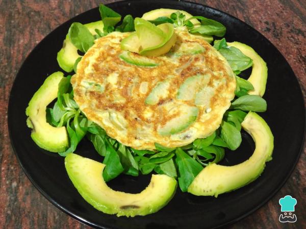 Receta de Tortilla de aguacate y cebolleta