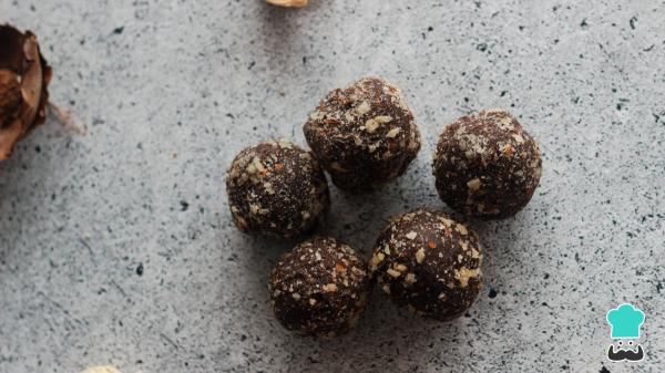 Blanca, nutricionista, sobre su receta viral de las trufas de chocolate sin azúcares: "Solo necesitas estos tres ingredientes naturales" - Este es el sencillo paso a paso para preparar las trufas de chocolate sin azúcar de Blanca