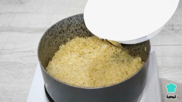 Receta de Arroz blanco de la abuela: el truco casero para que quede siempre suelto y no se pegue - Paso 3