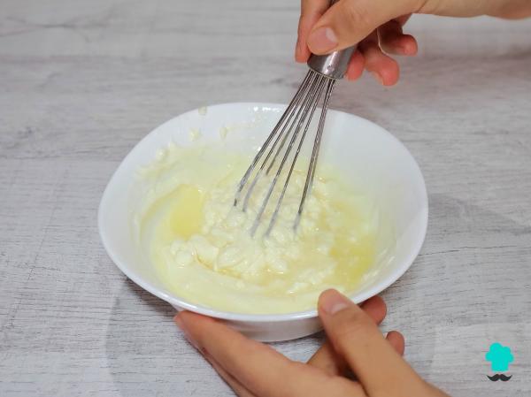 Receta de Tarta fría de limón y galletas sin horno: un postre cremoso, fácil y perfecto para el verano - Paso 2