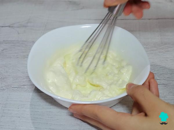 Receta de Tarta fría de limón y galletas sin horno: un postre cremoso, fácil y perfecto para el verano - Paso 3