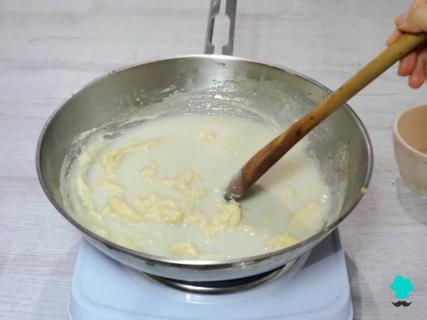 Receta de Lasaña de pollo y champiñones: fácil, cremosa y muy jugosa - Paso 5