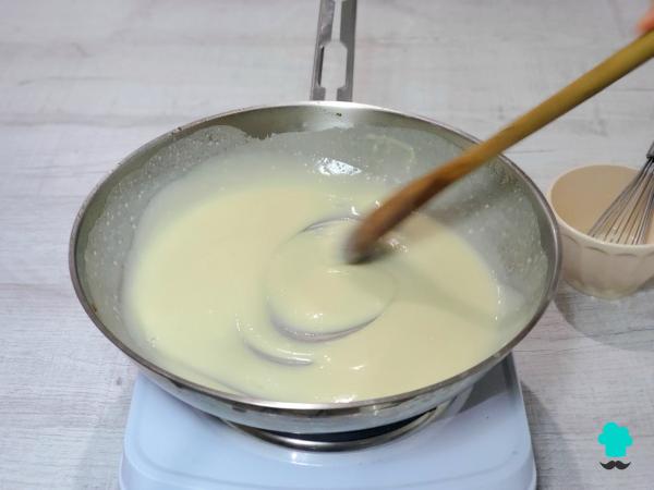 Receta de Lasaña de pollo y champiñones: fácil, cremosa y muy jugosa - Paso 6