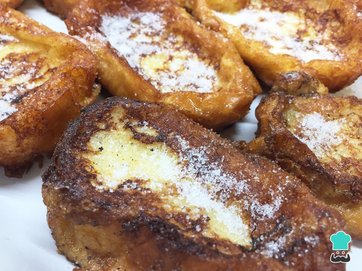 Receta de Torrijas de leche, azúcar y canela