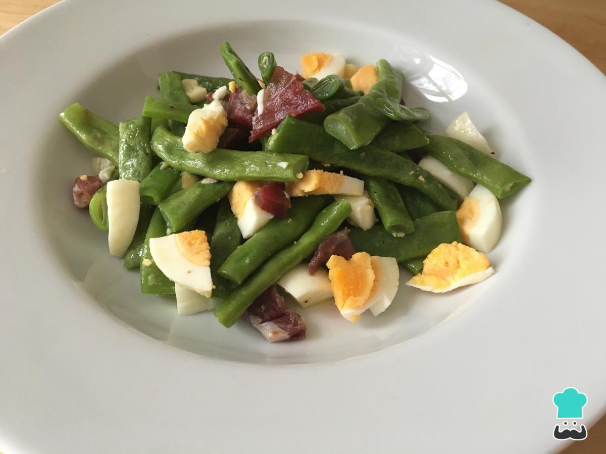 Receta de Judías verdes con jamón y huevo cocido