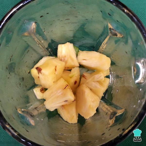 Zumo detox - Piña, pepino y apio - Paso 5