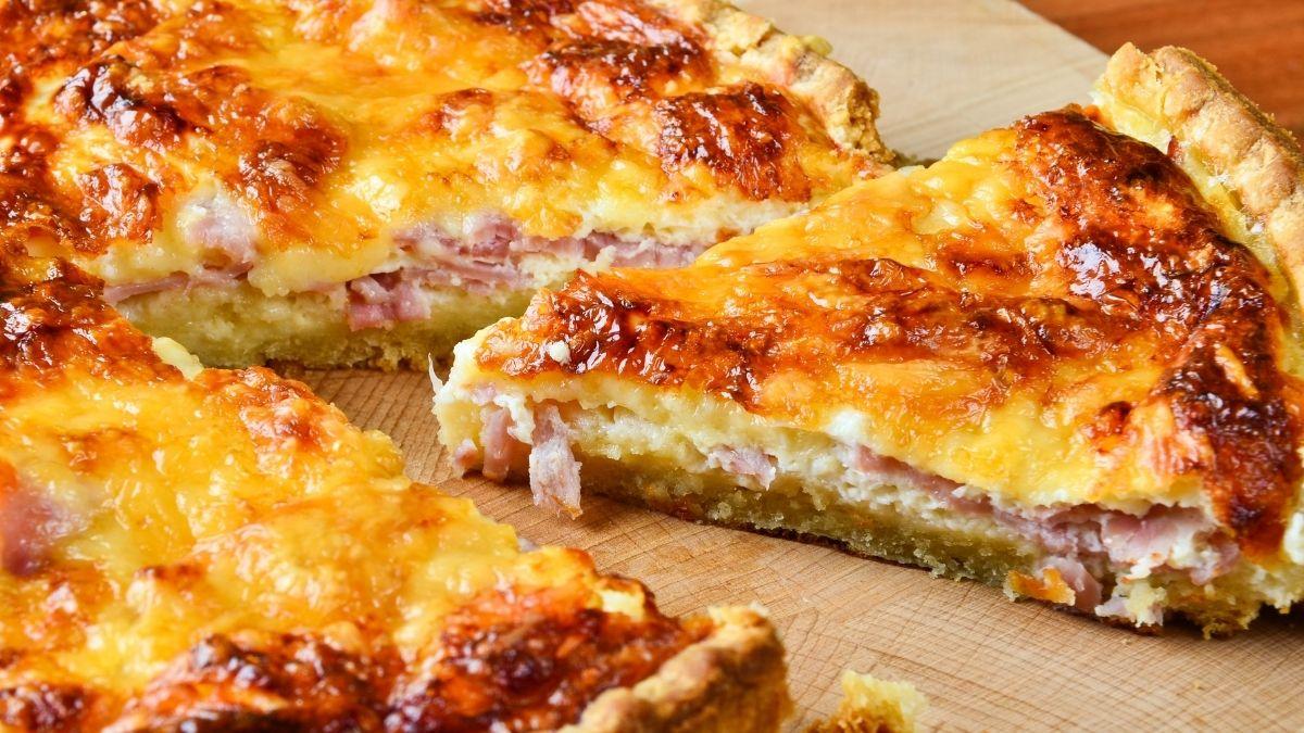 Receta de Quiche Lorraine: la clásica tarta salada francesa fácil y muy cremosa