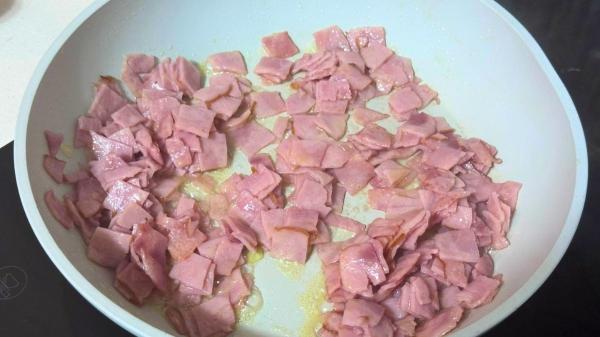 Receta de Quiche Lorraine: la clásica tarta salada francesa fácil y muy cremosa - Paso 6