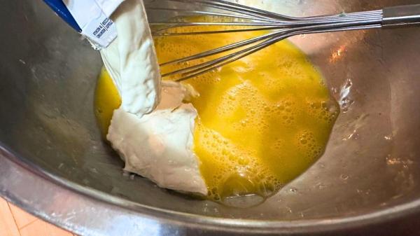 Receta de Quiche Lorraine: la clásica tarta salada francesa fácil y muy cremosa - Paso 8