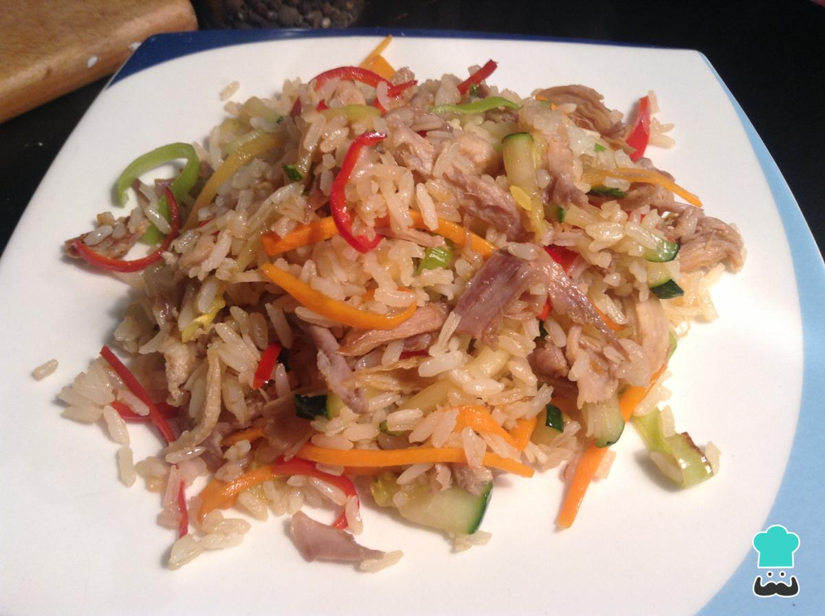 Receta de Arroz thai con verduras y pollo