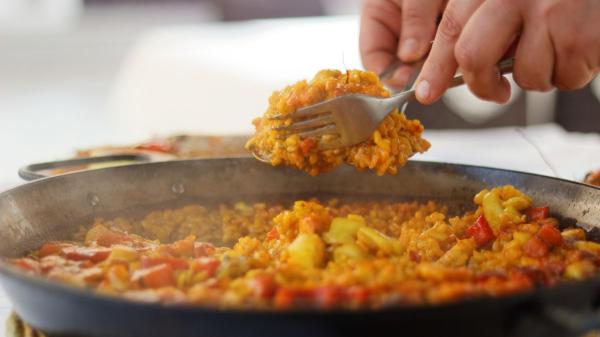 Jaime Maurelo, cocinero: “Para hacer el mejor arroz, prepara una salmorreta con ñora, ajo, tomate y pimentón dulce” - Por qué una buena salmorreta cambia por completo un arroz