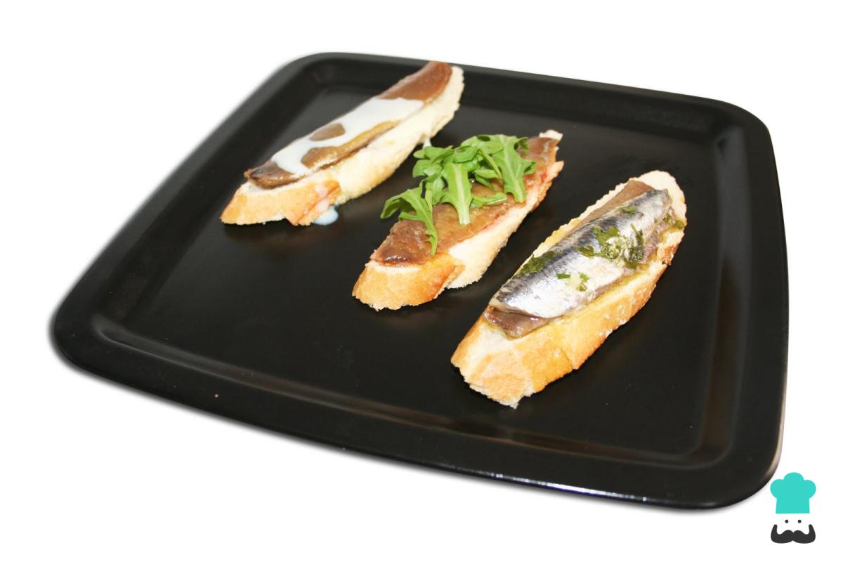 Receta de Montadito caliente de anchoas y leche condensada