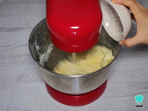 Receta de Pan de muerto sin azúcar - Paso 2