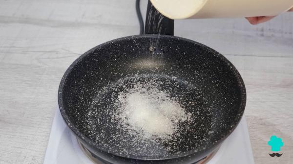 Receta de Tarta de nísperos: el postre más jugoso y aromático para aprovechar la fruta de primavera - Paso 2