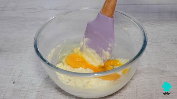 Receta de Tarta de nísperos: el postre más jugoso y aromático para aprovechar la fruta de primavera - Paso 7