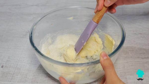 Receta de Tarta de nísperos: el postre más jugoso y aromático para aprovechar la fruta de primavera - Paso 8