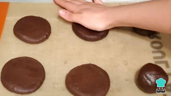 Receta de Las Crumbl Cookies de Oreo más virales y fáciles de hacer - Paso 7