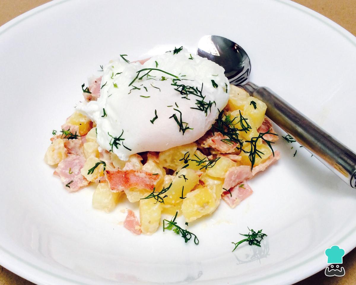 Receta de Huevos escalfados con patatas