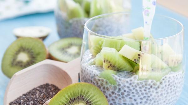 Más allá del café: 7 desayunos antiinflamatorios para deshincharte y llenarte de energía - Pudding de chía: receta antiinflamatoria de la nutricionista