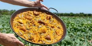 Los chefs valencianos coinciden: “La auténtica paella no se hace con caldo, se hace con agua y un buen sofrito de base”