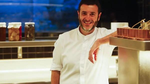 Los chefs valencianos coinciden: “La auténtica paella no se hace con caldo, se hace con agua y un buen sofrito de base” - Ricard Camarena: “En Valencia tenemos un tesoro y hay que tratarlo con respeto”