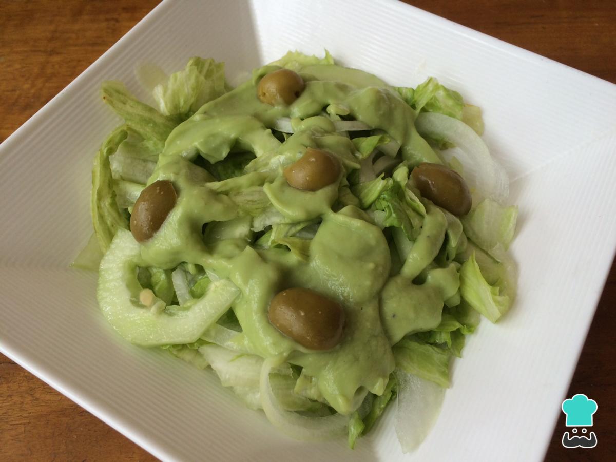 Receta de Ensalada verde con vinagreta de aguacate