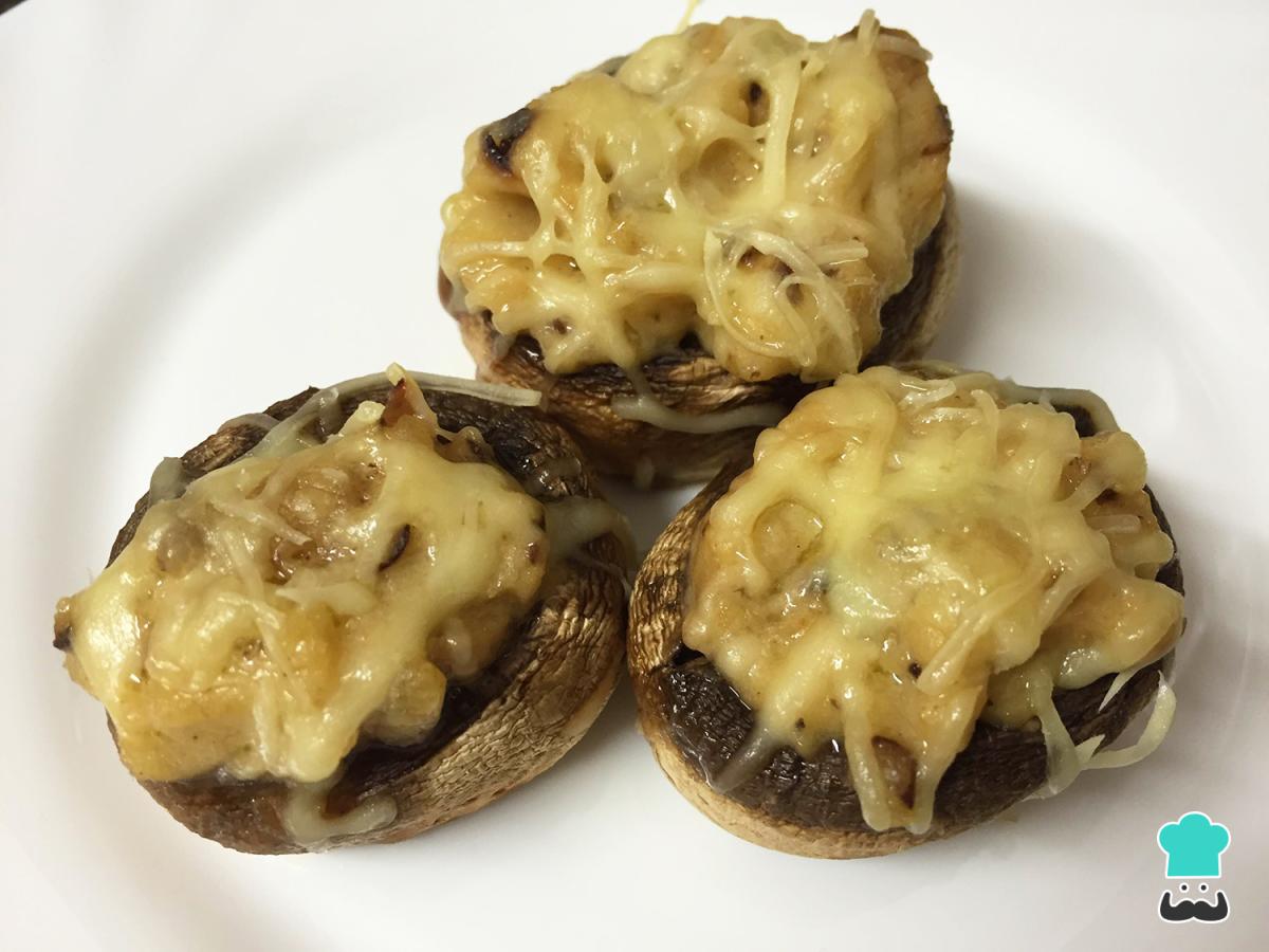 Receta de Champiñones rellenos con bechamel al horno