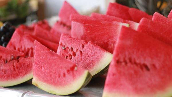 Los expertos coinciden: “No compres melón o sandía ya cortados si no están bien refrigerados” - Cómo conservar correctamente en casa el melón y la sandía