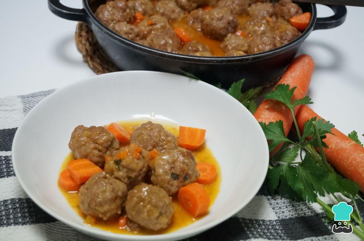 Albóndigas en salsa de zanahoria - Receta TRADICIONAL