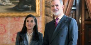 De verduras ecológicas a pescado salvaje: los alimentos que comen Felipe VI y la reina Letizia en Zarzuela