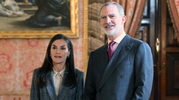 De verduras ecológicas a pescado salvaje: los alimentos que comen Felipe VI y la reina Letizia en Zarzuela