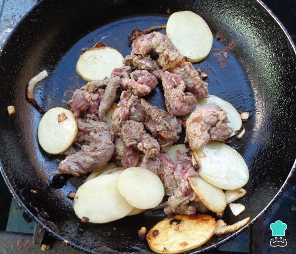 Receta de Bistec ranchero con papas - Paso 3