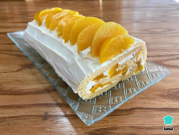Receta de Pionono dulce decorado con crema
